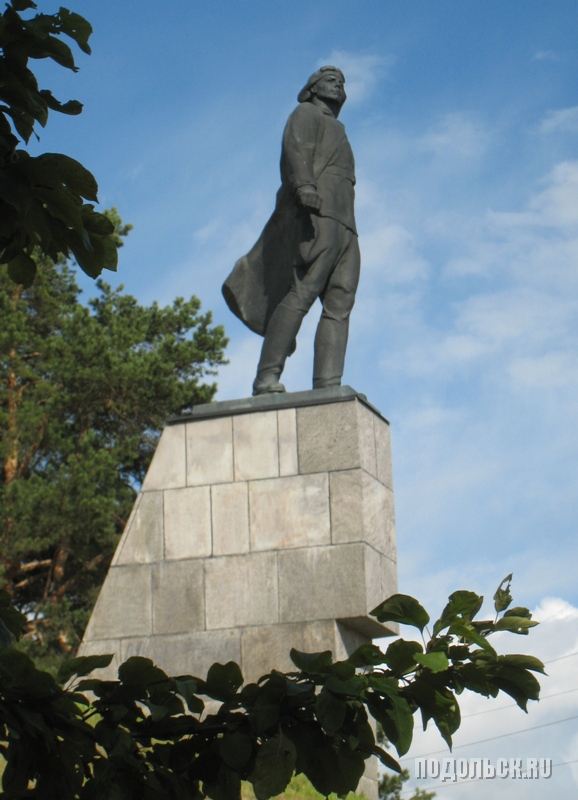Памятник В. Талалихину в Кузнечиках