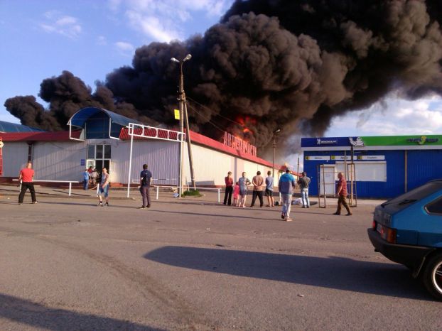 Пожар на Покровском авторынке в Подольском районе