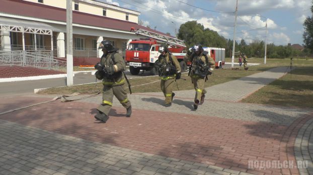 Подольские полицейские провели тренировку по освобождению заложников 