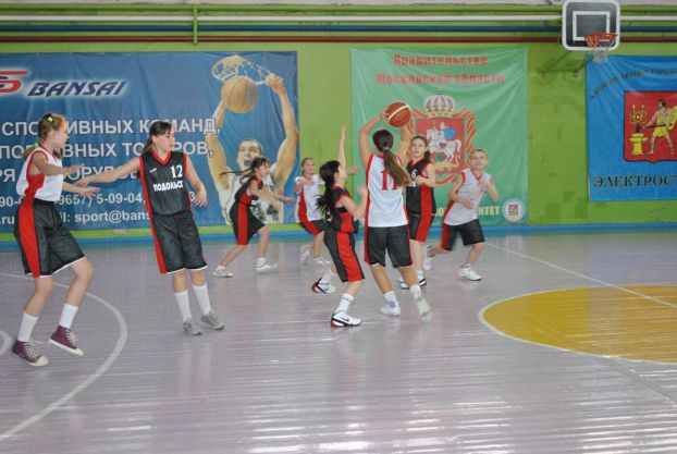 Школа «Космос» провела первые игры  отборочного турнира на чемпионат России по баскетболу
