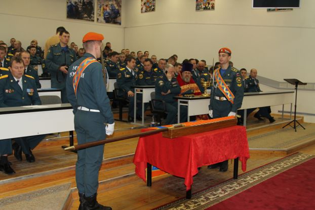 В Подольске состоялась церемония крепления знамени областного ГУ МЧС 