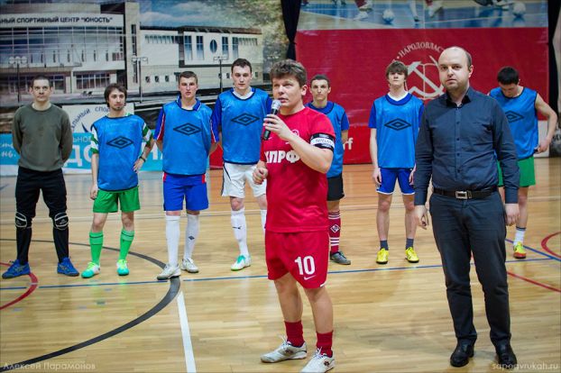 Чемпион Европы Аркадий Белый участвует в организации турнира по мини-футболу в Климовске