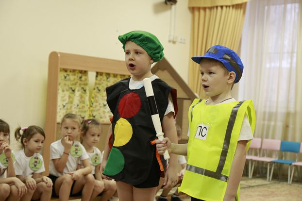 В детском саду на Львовке прошла игра-КВН по правилам дорожного движения