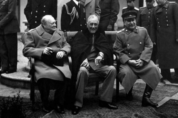 И.В. Сталин, Ф. Рузвельт и У. Черчиль в Ялте