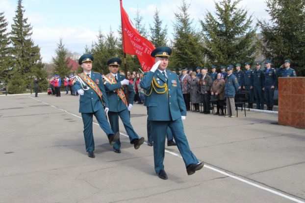 Знамя Победы принял Подольский учебный центр ФПС