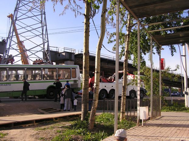 Сломанный автобус при эвакуации попал в ДТП с фурой 