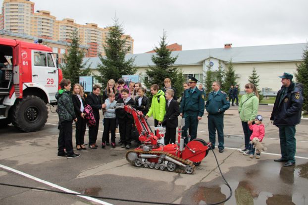 Выставка пожарно-спасательной техники в Подольском учебном центре ФПС 