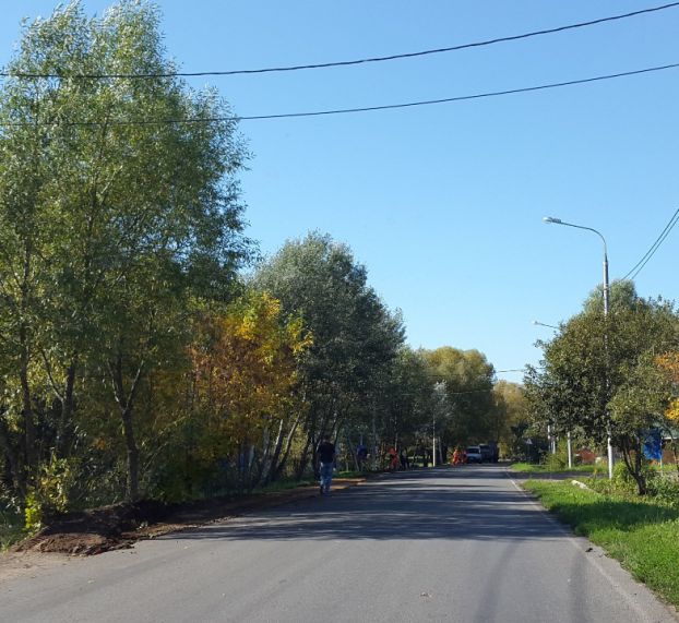 В деревне Ерино начали делать тротуар