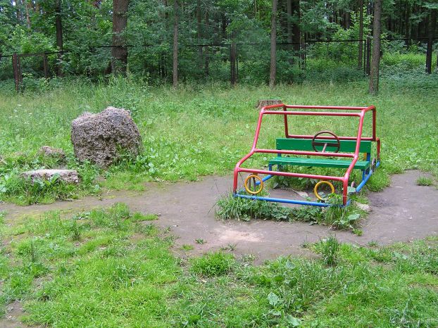 Почти семь лет потребуется для замены старых детских площадок в Подмосковье