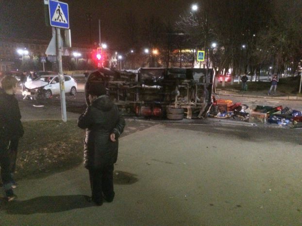 После ДТП в Подольске «Газель» перевернулась и едва не загорелась