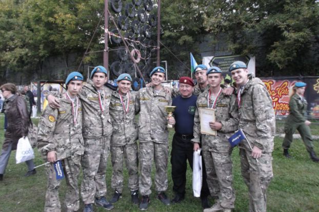 Подольские школьники победили на военно-спортивных состязаниях