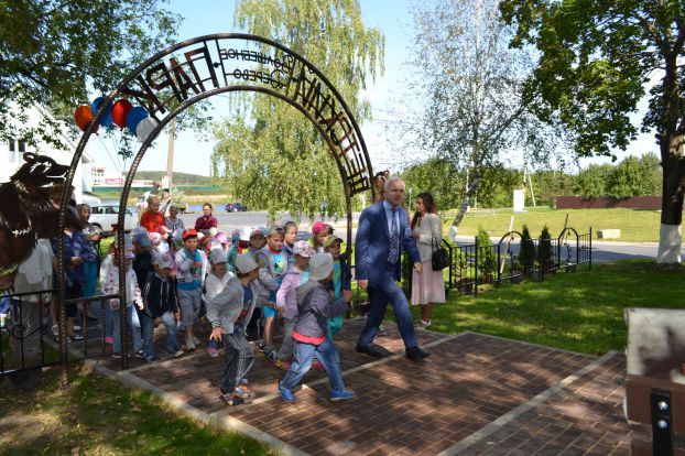 В Роговском открылся детский тематический парк