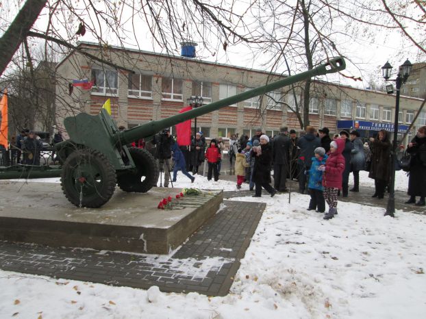 Артиллерийское орудие установили в Климовске