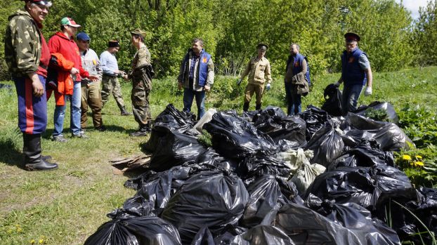 Казаки почистили от мусора берега рек в Подольске