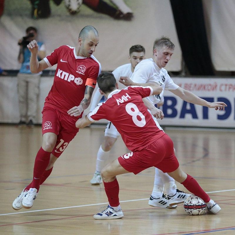 В Подольске прошли первые матчи 1/4 финала мини-футбольной суперлиги