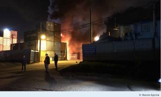 Крупный пожар на контейнерном терминале в Подольске