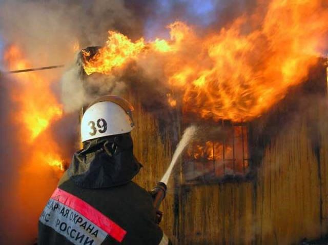 Частный дом сгорел в селе Покров