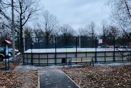 О проведенной в 2018 году работе по установке и ремонту хоккейных площадок