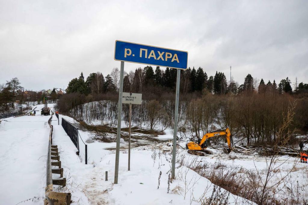 В Подольске начались подготовительные работы к установке временного моста