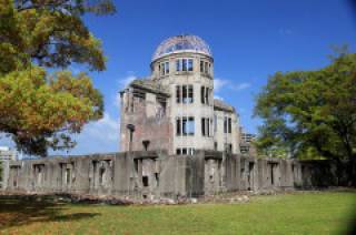 Дом в японском городе Хиросиме, подвергшийся атомной бомбардировке 6 августа 1945 года