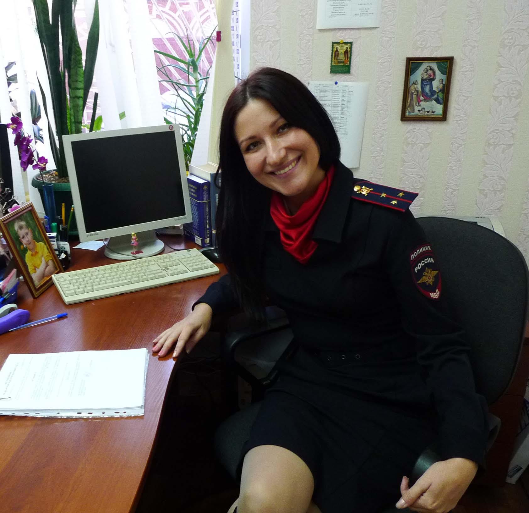 Дознаватели звания. Солдатенкова Вероника дознаватель. Солдатенкова Вероника Николаевна дознаватель. Женщина следователь. Форма дознавателя полиции.