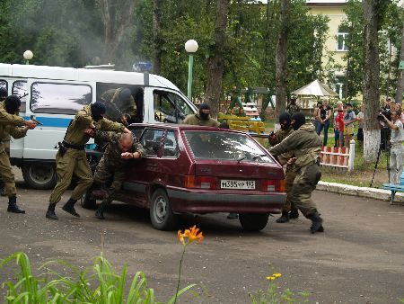Показательные выступления по рукопашному бою ОМОН ГУ МВД России по Московской области в Подольском районе.