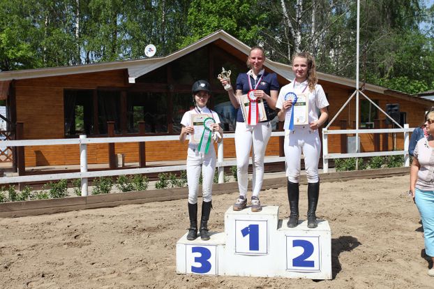 Чемпионат по конкуру прошел в «Фаворите»