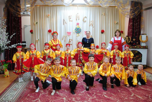 «Лейся, песня»