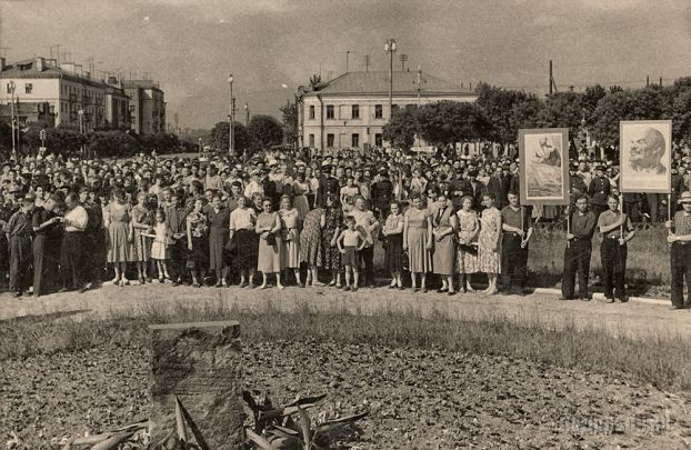 Закладной камень