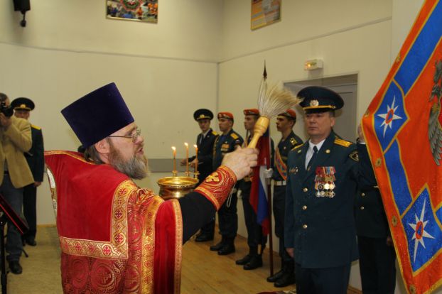 В Подольске состоялась церемония крепления знамени областного ГУ МЧС 