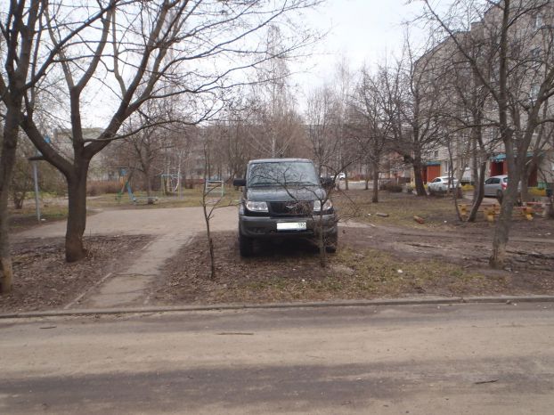 Парковка во дворе