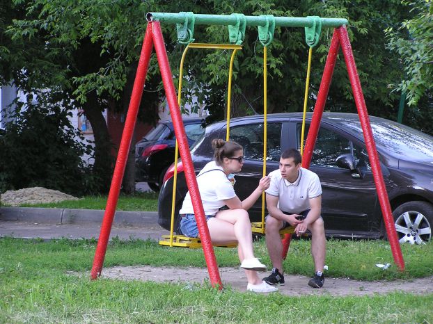 На детской площадке