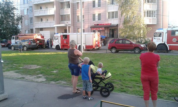 В многоэтажном доме произошло возгорание электропроводки 