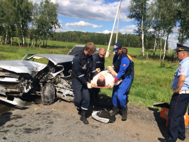 Помощь спасателей потребовалась пострадавшему в ДТП водителю