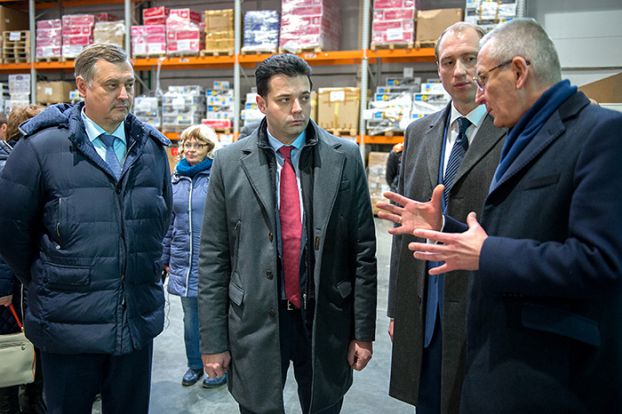 Министр строительного комплекса Московской области С. Пахомов посетил сегодня новый складской комплекс в Большом Подольске