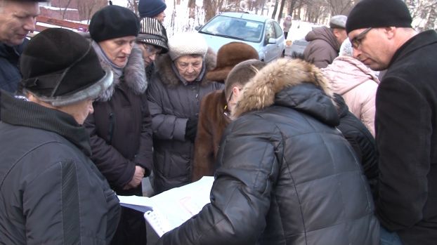 Вырубка деревьев из-за строительства эстакады возмутила местных жителей
