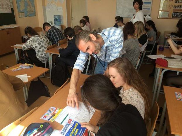 Школьникам помог справиться со стрессом канадский учитель