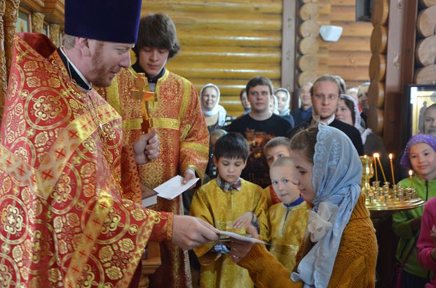 Первый выпуск воскресной школы Кирилло-Мефодиевского храма