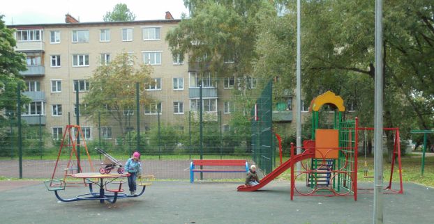 В п. Знамя Октября благоустроят двор