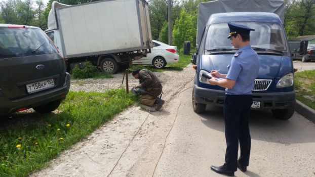 В Климовске в ходе рейда демонтировали самовольные парковочные барьеры