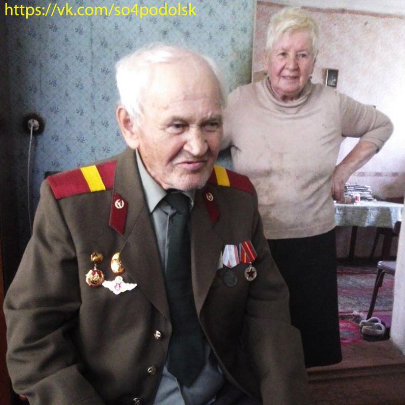 Подольские пожарные навестили своего ветерана