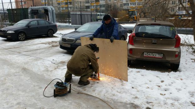 Незаконные препятствия на парковках устранены
