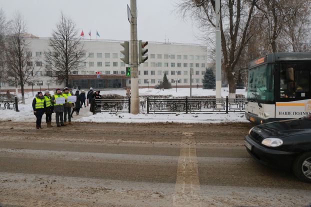 Дети приняли участие в акции на пешеходном переходе