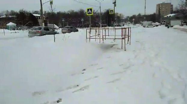 Грязевые гейзеры забили на Высотной улице