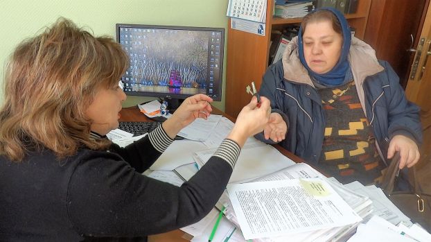 Пять семей с Силикатной получили новые квартиры