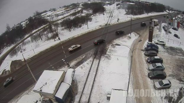 Переезд на проспекте Юных Ленинцев