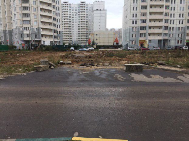 Большой участок земли в центре нового микрорайона Подольска ждет часа преображения.