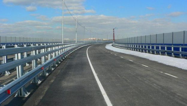 Спасать от гололёда будут в первую очередь мосты и дороги с уклонами