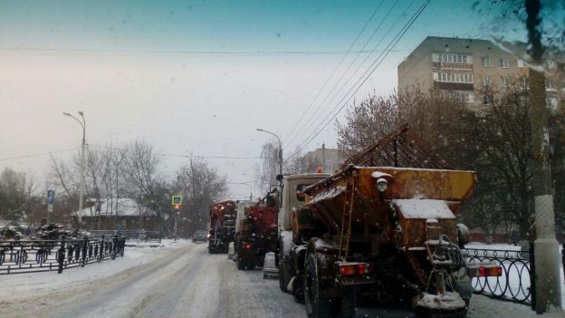 Дорожные службы Подольска работают в усиленном режиме из-за снегопада