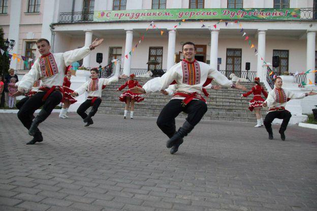 Подольские танцоры-народники приглашают на концерт